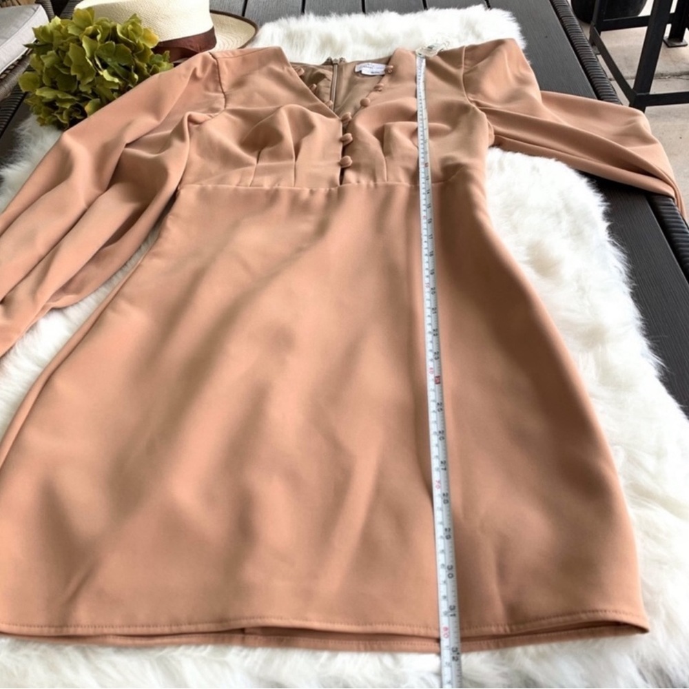 NWOT Lovers + Friends Elena Mini Dress in Neutral Peach Size Small - Picture 9 of 16